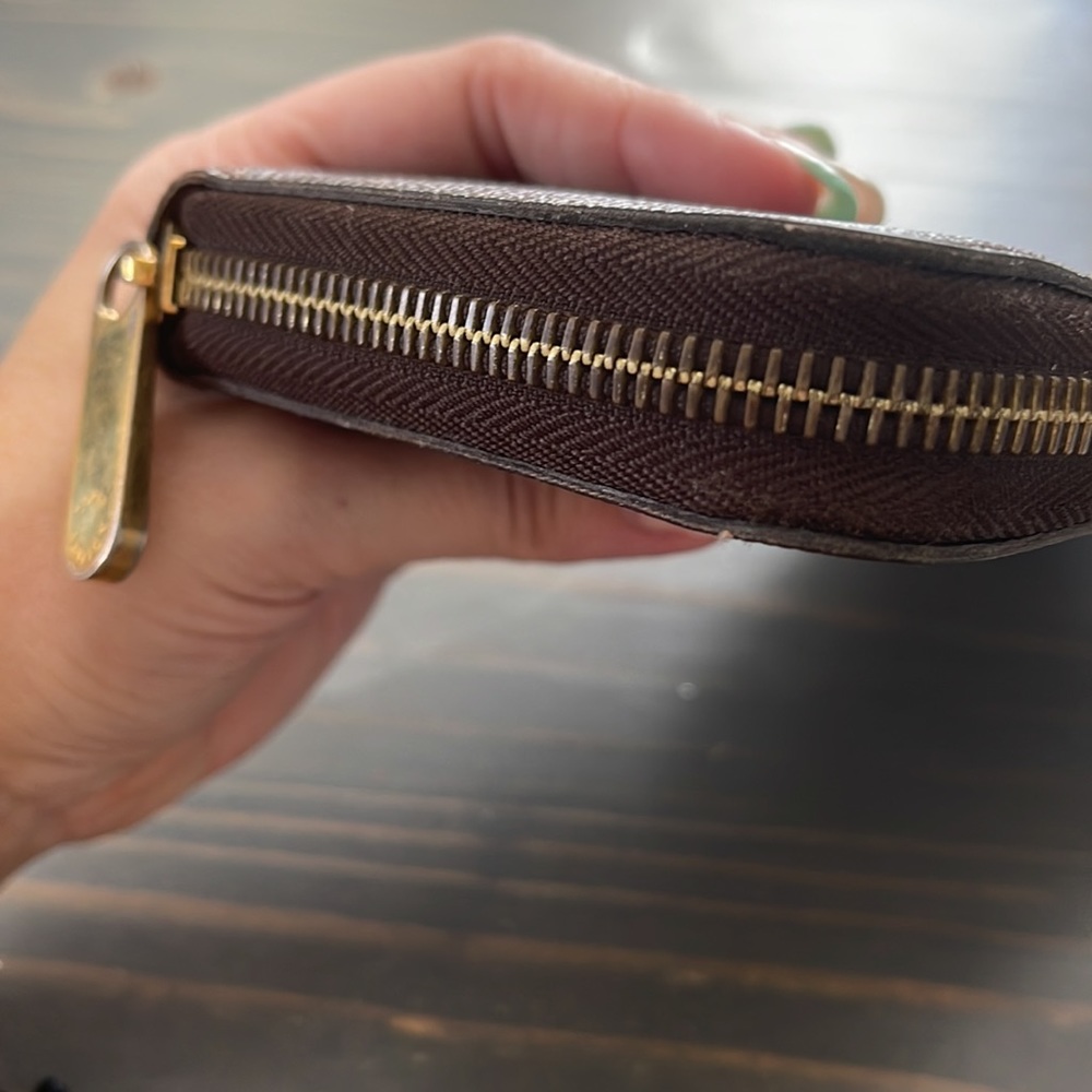Louis Vuitton wallet - Picture 9 of 12
